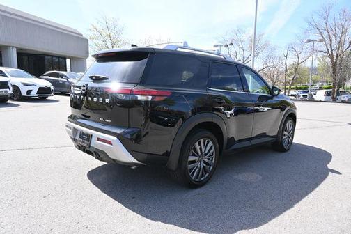 2025 Nissan Pathfinder SL 4WD