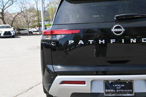 2025 Nissan Pathfinder SL 4WD