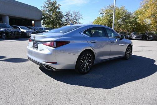 2023 Lexus ES 350 Base