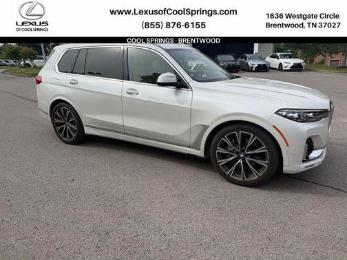 White Metallic 2022 BMW X7 xDrive40i