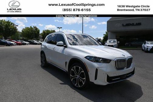 Mineral White Metallic 2024 BMW X5 xDrive40i