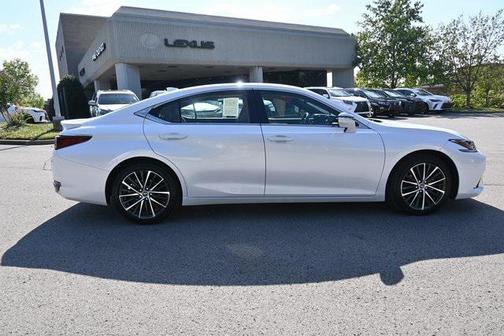2025 Lexus ES 300h Base