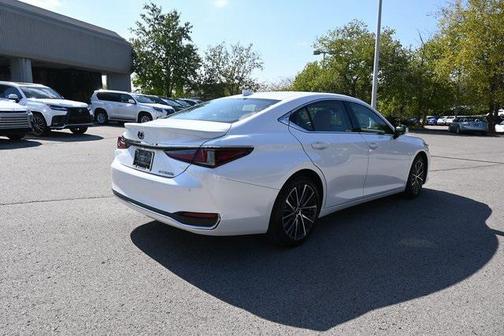 2025 Lexus ES 300h Base