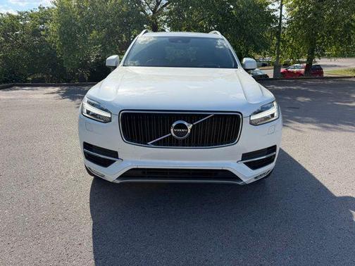 Crystal White Pearl 2019 Volvo XC90 T6 Momentum