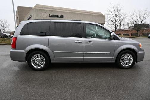 2013 Chrysler Town & Country Touring-L