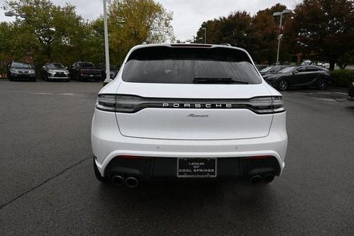 2023 Porsche Macan Base