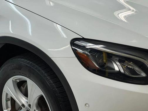 2018 Mercedes-Benz GLC 300 Base