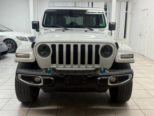 Bright White Clearcoat 2023 Jeep Wrangler 4xe Sport S