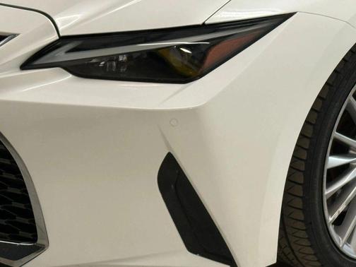 Eminent White Pearl 2022 Lexus IS 300 Base