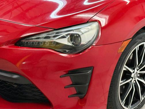 Ablaze 2018 Toyota 86 Base