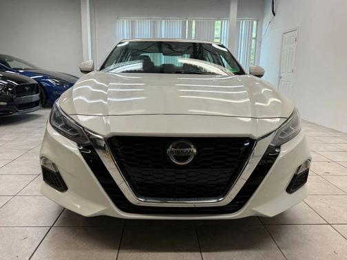 2022 Nissan Altima 2.5 SV