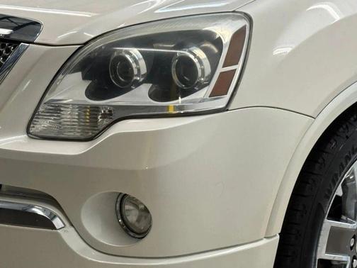 White 2011 GMC Acadia Denali
