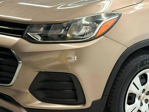 Sandy Ridge Metallic 2018 Chevrolet Trax LS