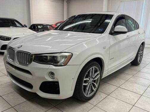 White 2018 BMW X4 xDrive28i