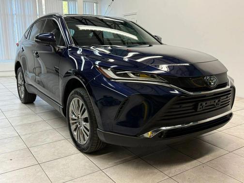 2022 Toyota Venza XLE