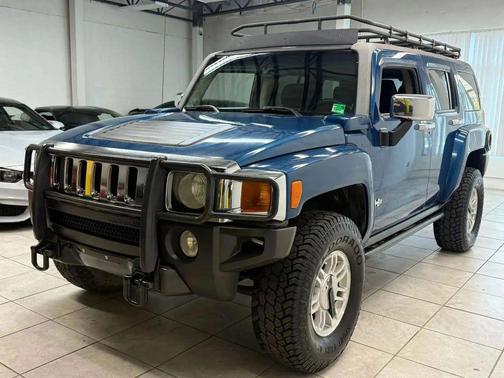 Superior Blue 2006 Hummer H3 Base