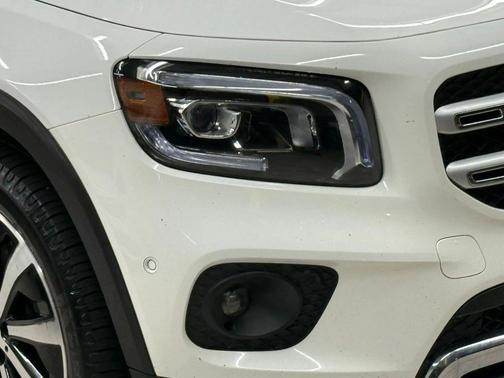 White 2023 Mercedes-Benz GLB 250 Base