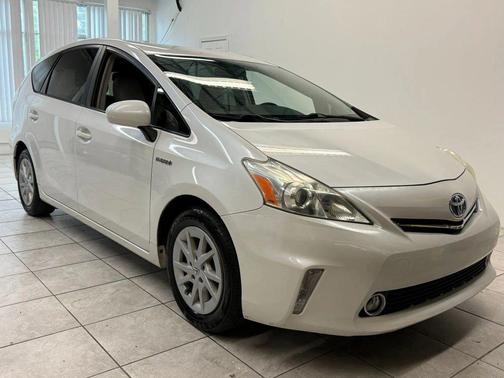 2013 Toyota Prius v Three