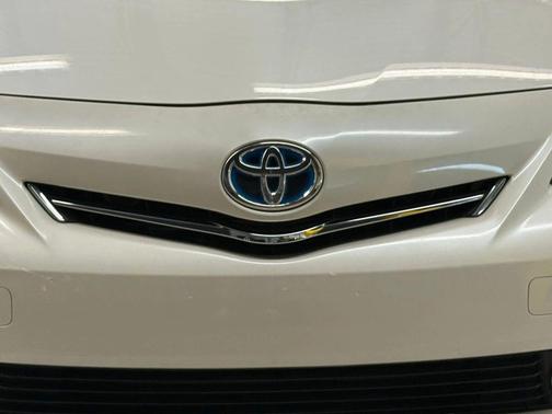 2013 Toyota Prius v Three