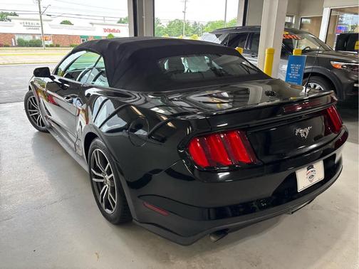 2017 Ford Mustang EcoBoost Premium