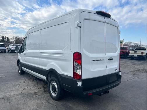 2026 Ford Transit-250 148 WB Medium Roof Cargo