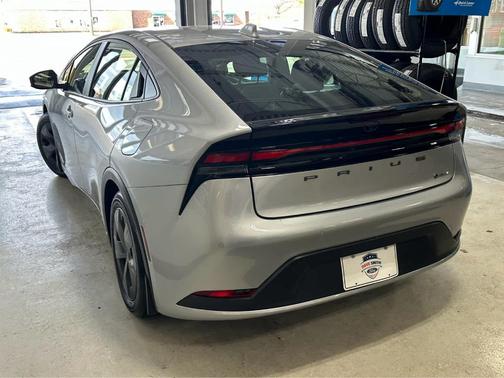2024 Toyota Prius LE