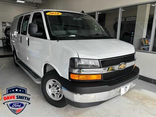 Summit White 2024 Chevrolet Express 2500 Work Van