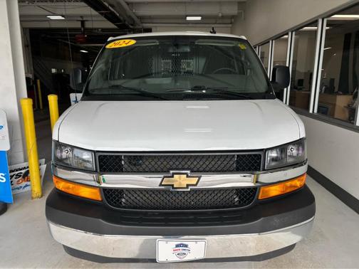 Summit White 2024 Chevrolet Express 2500 Work Van