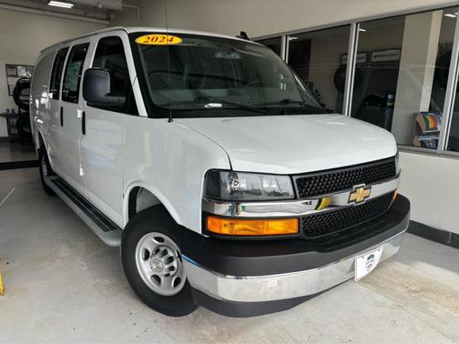 Summit White 2024 Chevrolet Express 2500 Work Van