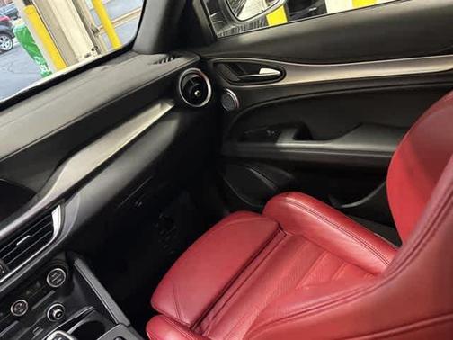 2024 Alfa Romeo Stelvio Veloce