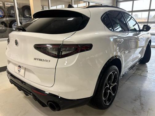 2024 Alfa Romeo Stelvio Veloce