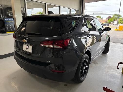 2022 Chevrolet Equinox LS