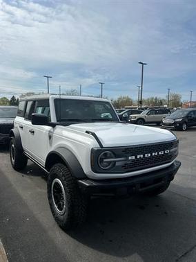 Oxford White 2026 Ford Bronco Badlands