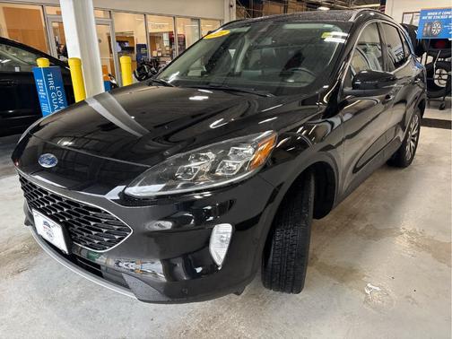 2020 Ford Escape Titanium Hybrid