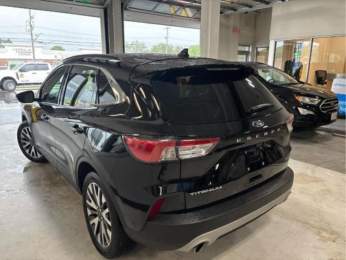 2020 Ford Escape Titanium Hybrid