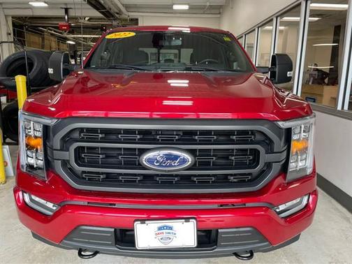 Rapid Red Metallic Tinted Clearcoat 2022 Ford F-150 XLT