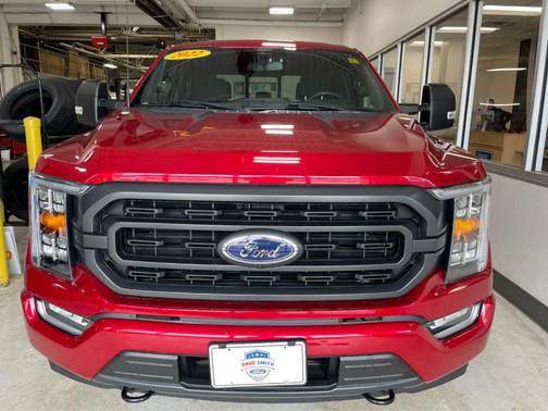 Rapid Red Metallic Tinted Clearcoat 2022 Ford F-150 XLT
