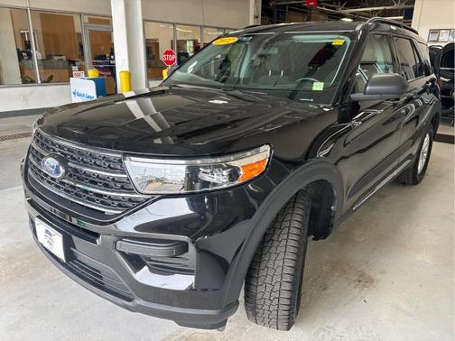 Agate Black Metallic 2022 Ford Explorer XLT