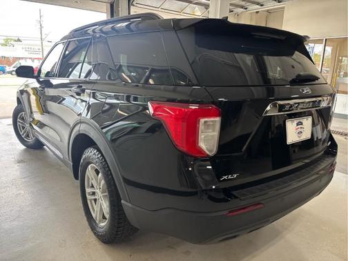 Agate Black Metallic 2022 Ford Explorer XLT
