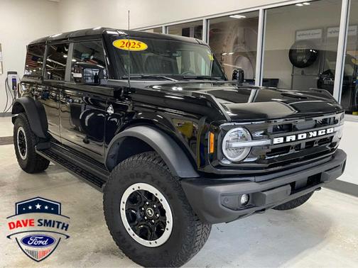 Shadow Black 2025 Ford Bronco Outer Banks