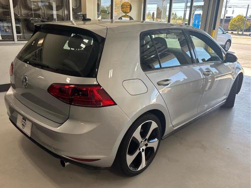 2017 Volkswagen Golf GTI S 4-Door