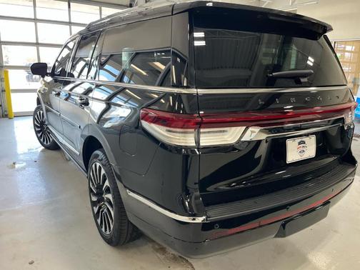 2024 Lincoln Navigator Black Label