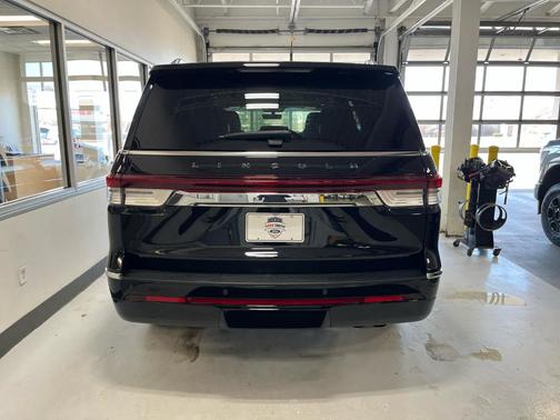 2024 Lincoln Navigator Black Label