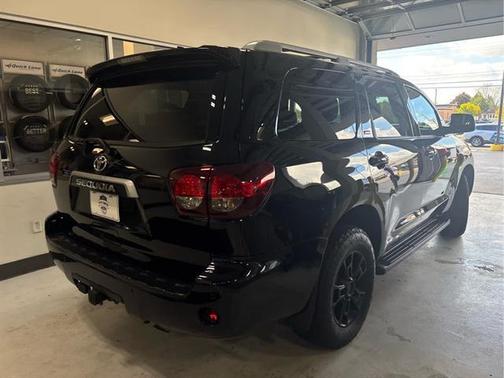 2022 Toyota Sequoia SR5