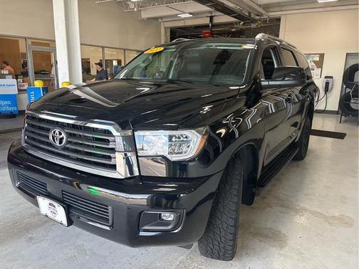 2022 Toyota Sequoia SR5