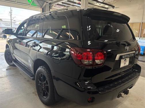 2022 Toyota Sequoia SR5