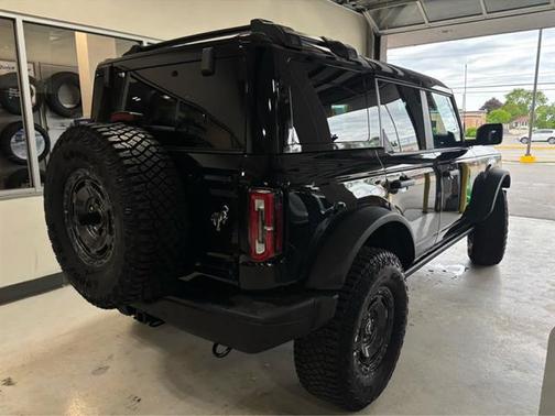 Shadow Black 2024 Ford Bronco Badlands