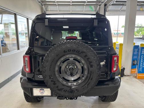 Shadow Black 2024 Ford Bronco Badlands