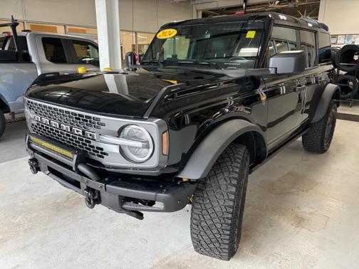 Shadow Black 2024 Ford Bronco Badlands