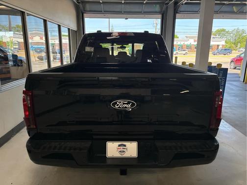 Agate Black Metallic 2026 Ford F-150 XLT